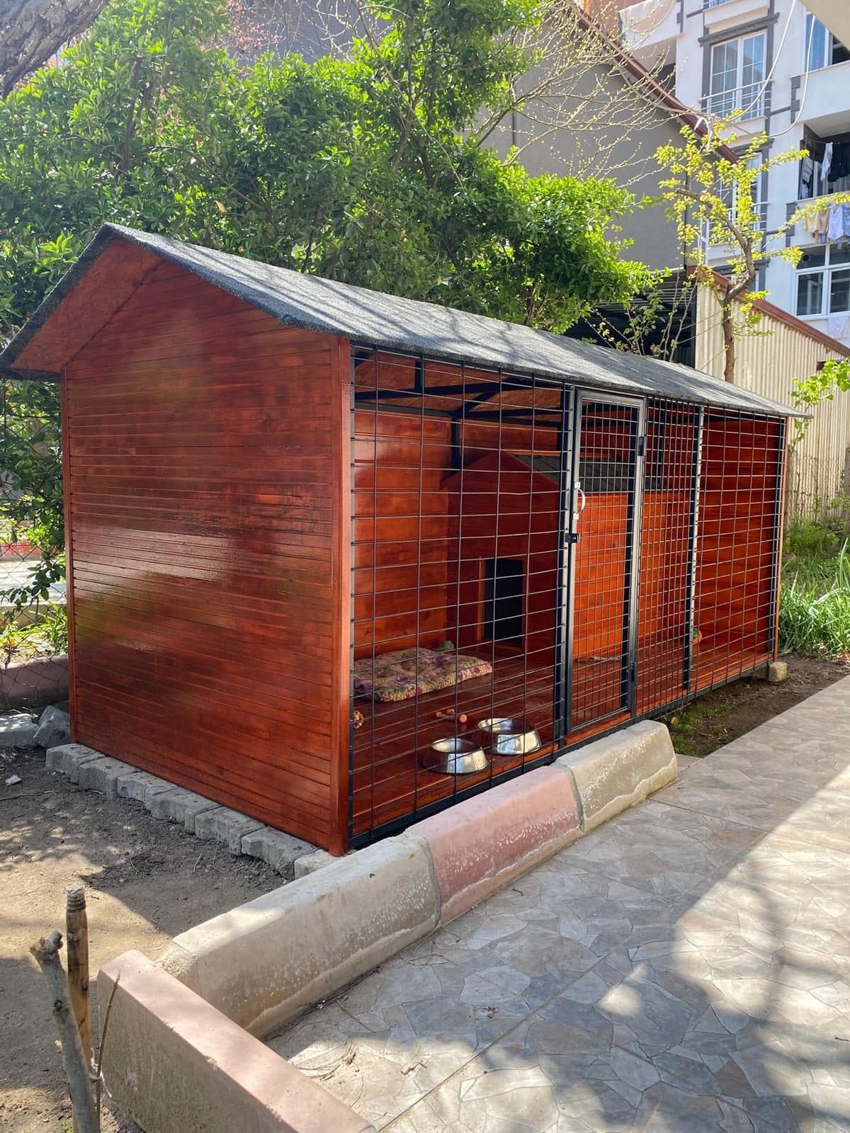 Metal kafesli ahşap köpek kulübesi imalatı
